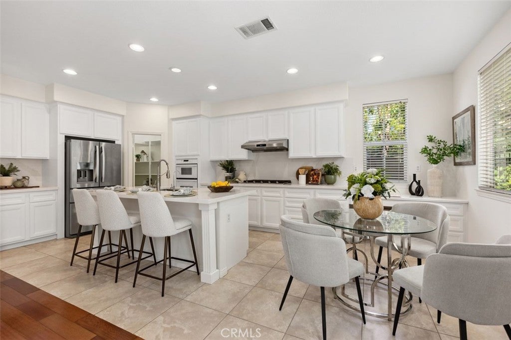 152 Treehouse, Irvine CA 92603 - Photo 6