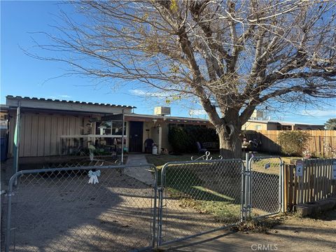 Photo of 43253 6th St E, Lancaster, CA 93535 (MLS # SR26008065)