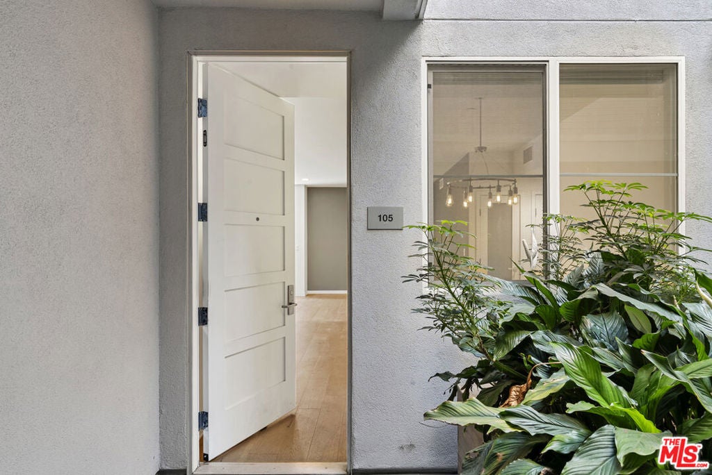 4240 Laurel Canyon Boulevard 105, Studio City CA 91604