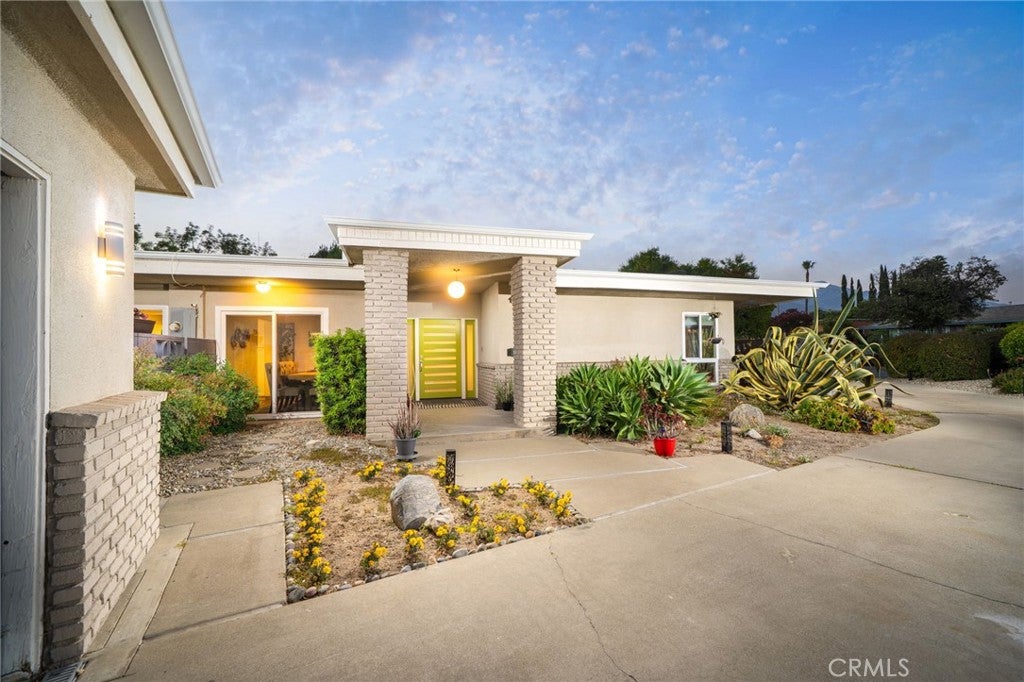 2129 N San Marcos Place