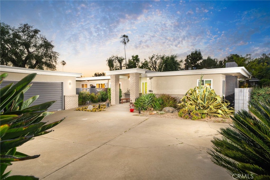 2129 N San Marcos Place