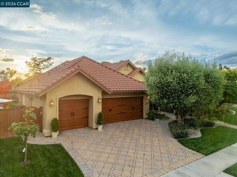 Photo of 2531 Poppy Dr Dr, Lodi, CA 95242 (MLS # 41131001)