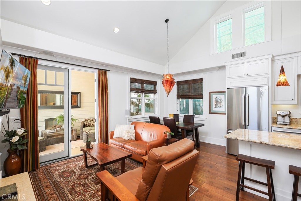 Corona del Mar North of PCH (CNHW) - Residential