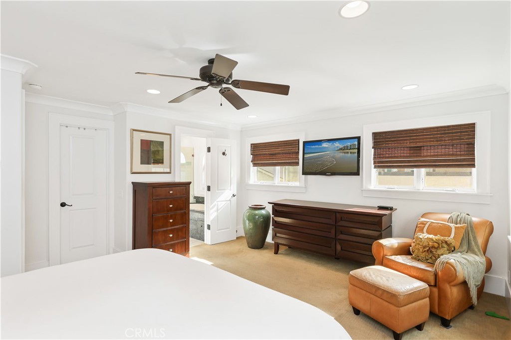 Corona del Mar North of PCH (CNHW) - Residential