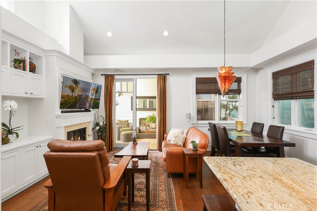 Corona del Mar North of PCH (CNHW) - Residential