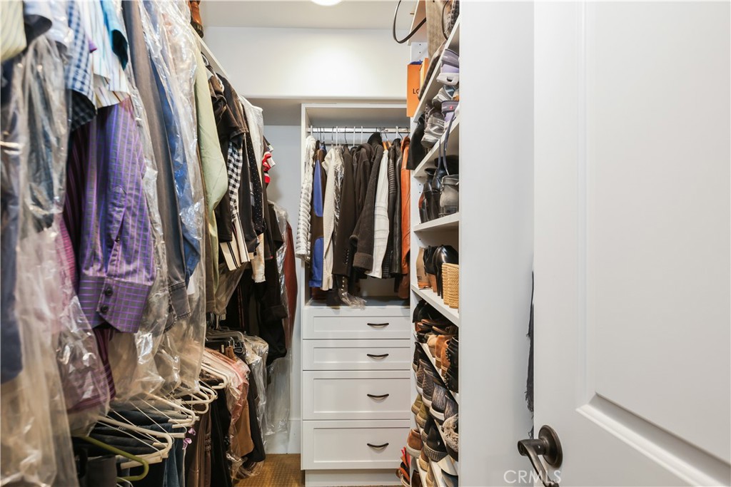 Corona del Mar North of PCH (CNHW) - Residential