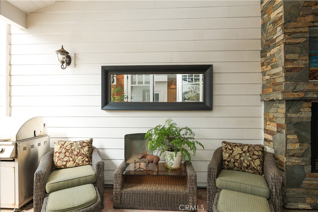 Corona del Mar North of PCH (CNHW) - Residential