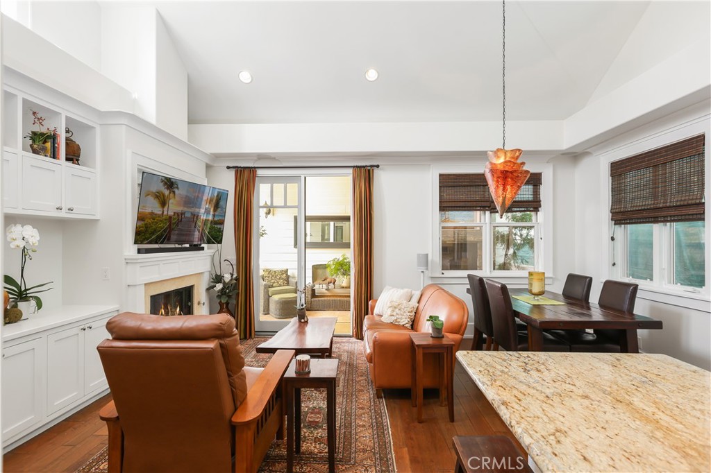 Corona del Mar North of PCH (CNHW) - Residential