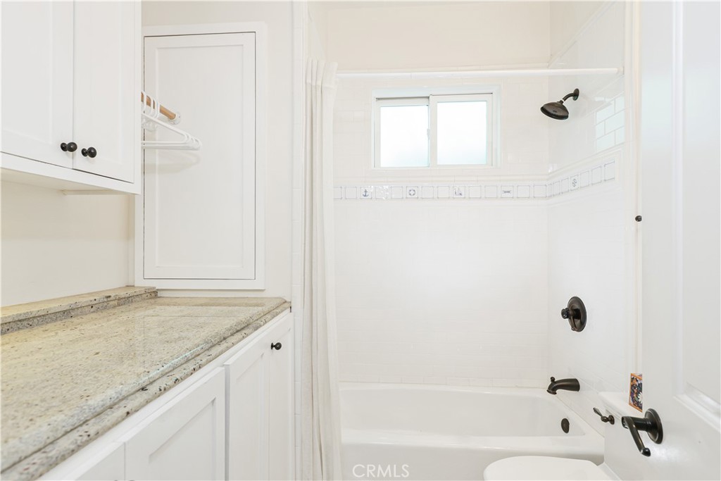 Corona del Mar North of PCH (CNHW) - Residential