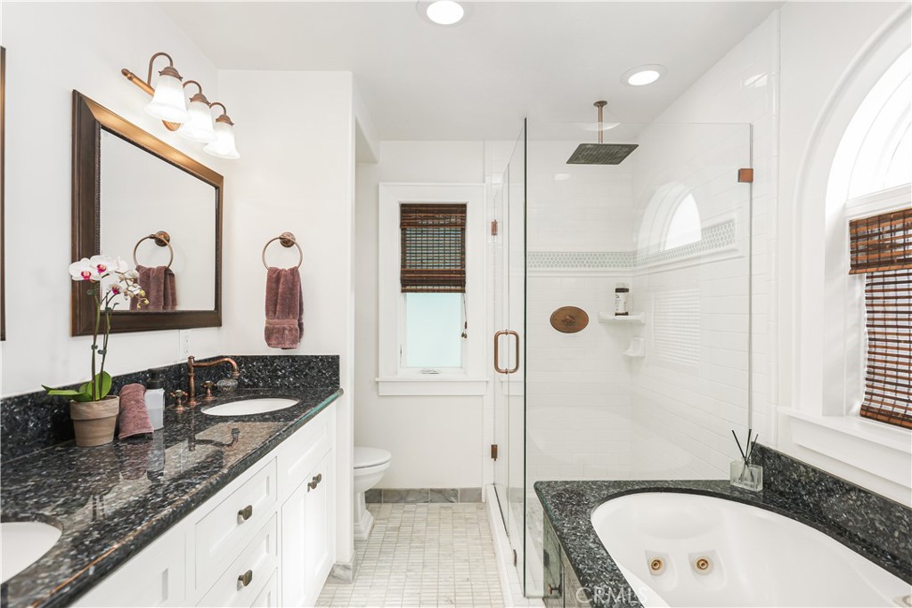 Corona del Mar North of PCH (CNHW) - Residential