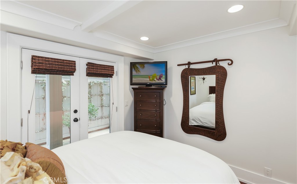 Corona del Mar North of PCH (CNHW) - Residential