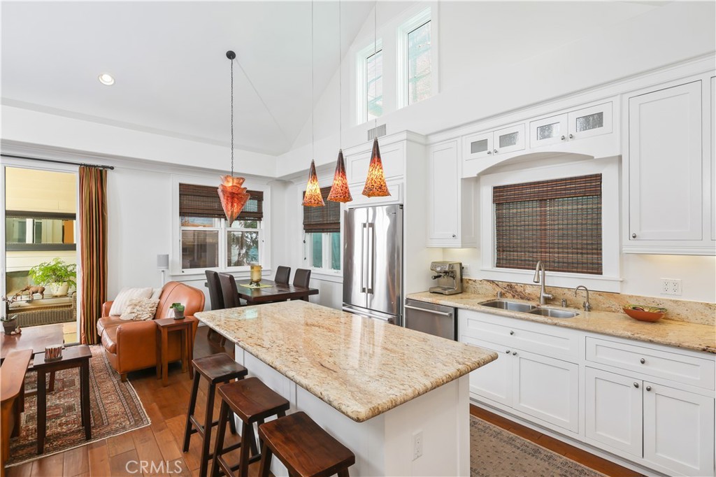 Corona del Mar North of PCH (CNHW) - Residential