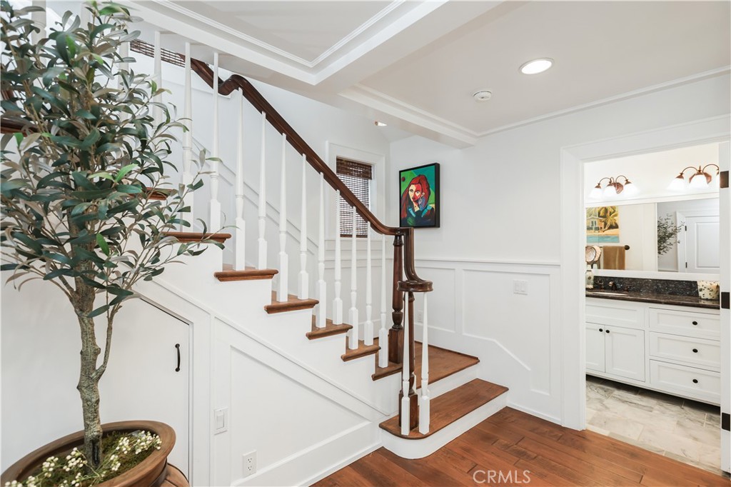 Corona del Mar North of PCH (CNHW) - Residential