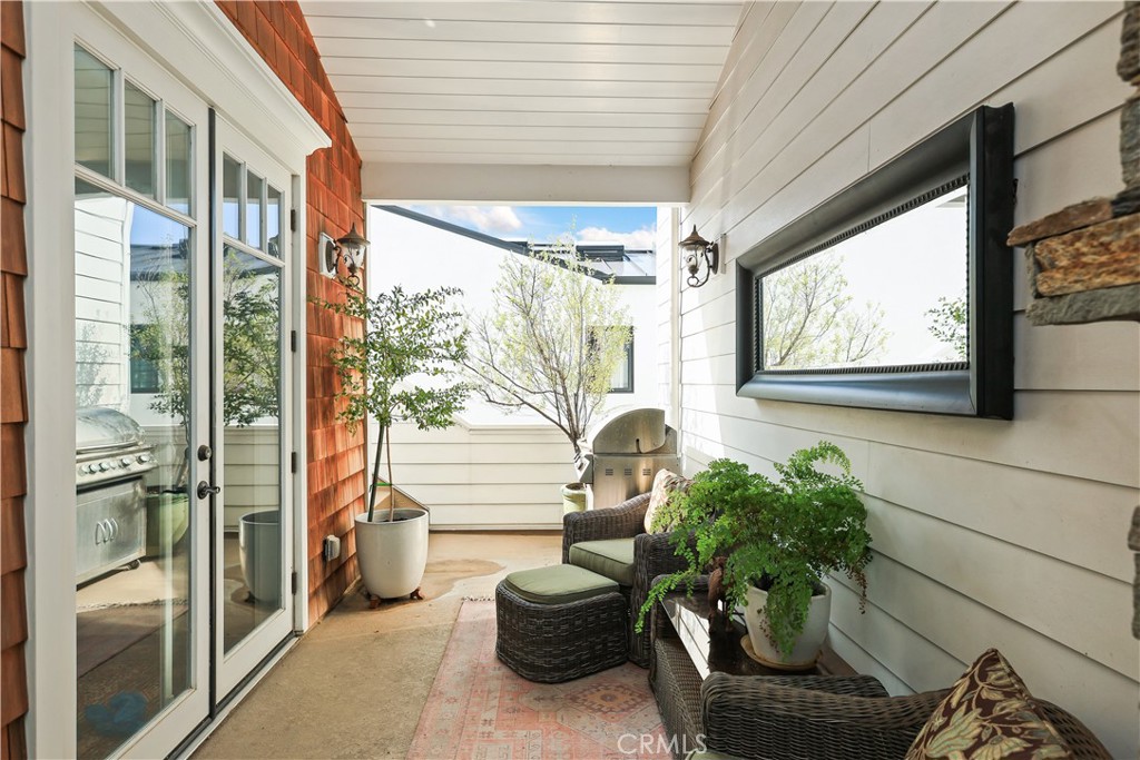 Corona del Mar North of PCH (CNHW) - Residential