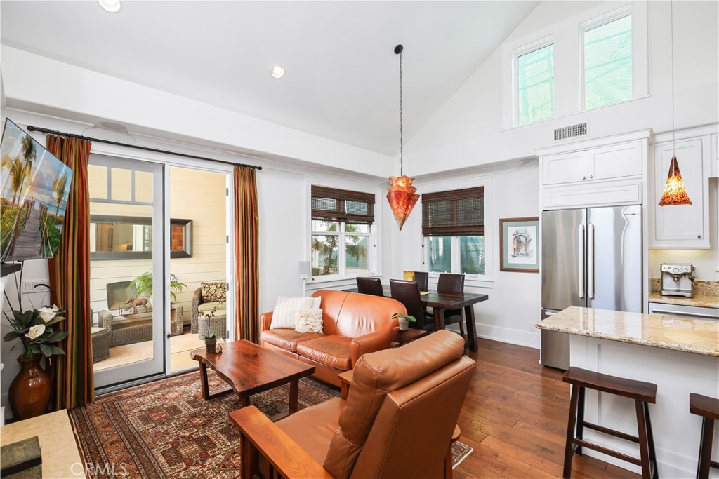 Corona del Mar North of PCH (CNHW) - Residential