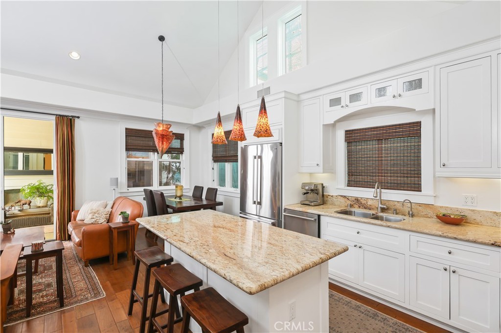 Corona del Mar North of PCH (CNHW) - Residential