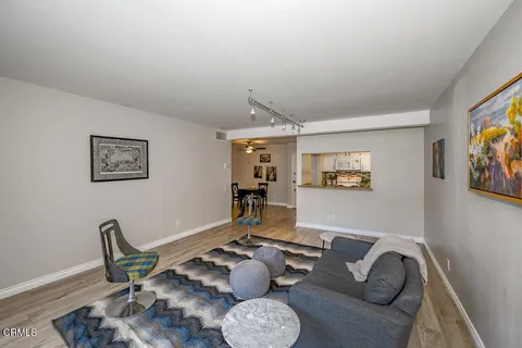 MLS: P1-27082