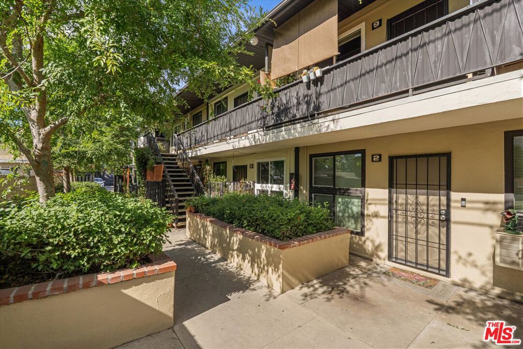 12515 Saticoy Street