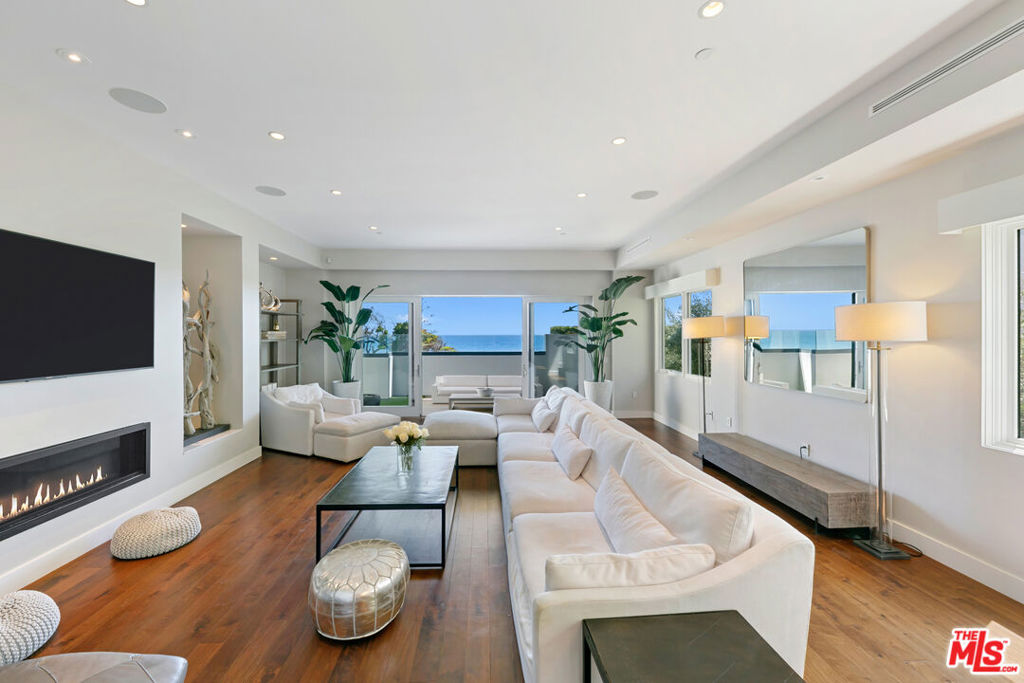 22065 Pacific Coast Highway 1