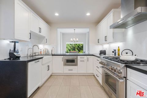 Photo of 1666 Michael Lane, Pacific Palisades, CA 90272 (MLS # 26657293)