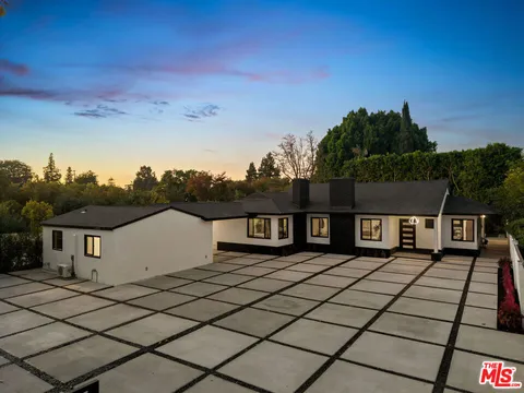 14011 Magnolia Boulevard, Sherman Oaks, CA 91423 - MLS#: 25620455