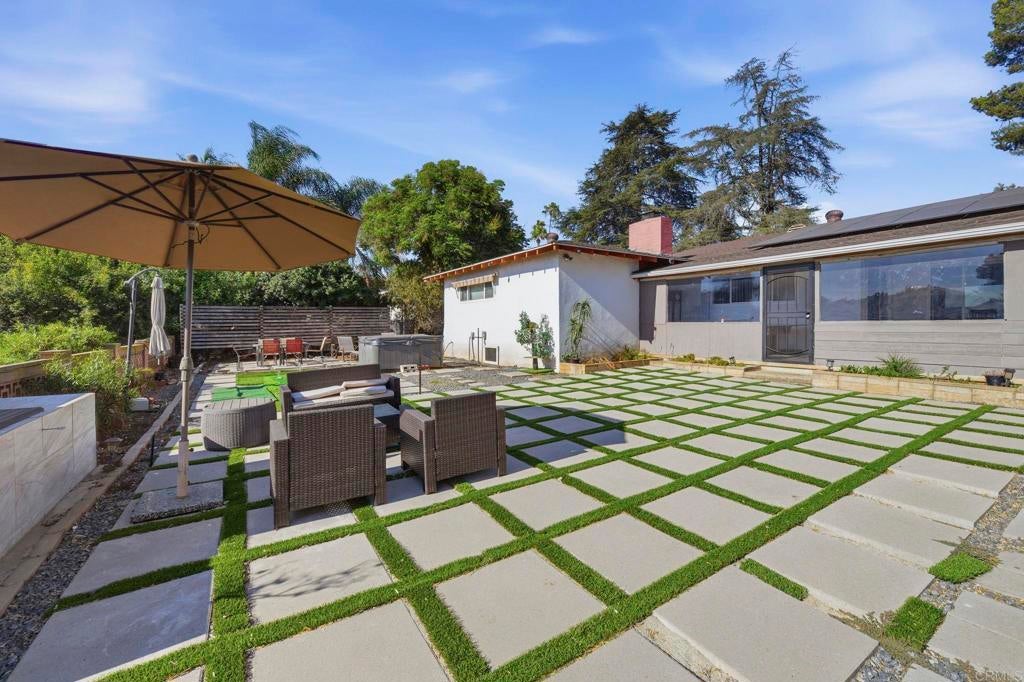 646 El Rancho Dr