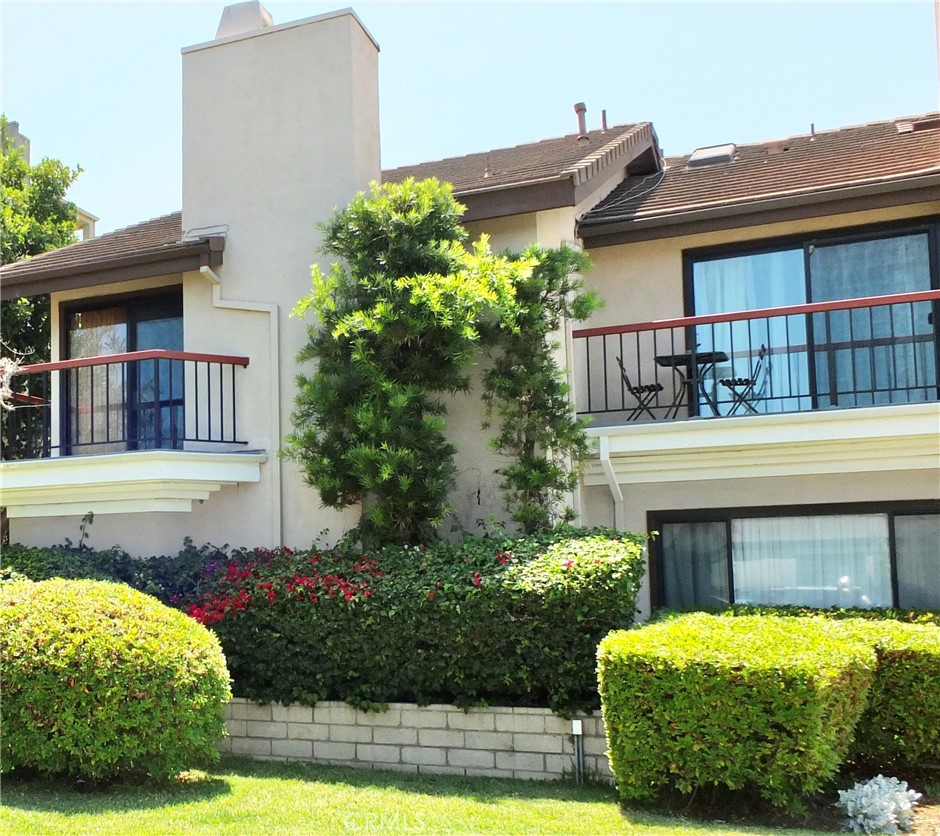 4015 N Virginia Road #6