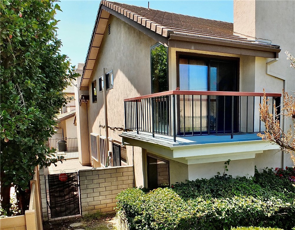 4015 N Virginia Road #6