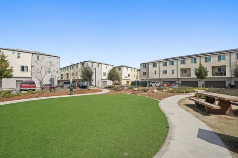 Tiny photo for 5495 Seacliff Place #116, San Diego, CA 92154 (MLS # PTP2601767)