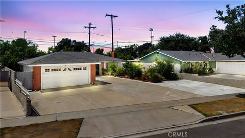 Photo of 1838 S Artesia Street, Santa Ana, CA 92704 (MLS # OC25198910)
