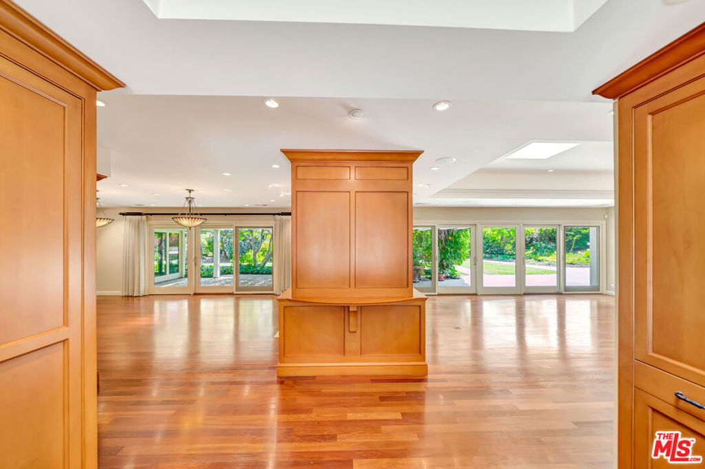 Properties 4 1100 Rodeo Road