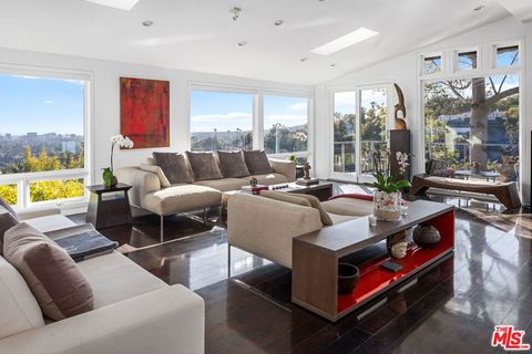 Photo of 1415 Summitridge Drive, Beverly Hills, CA 90210 (MLS # 25555237)