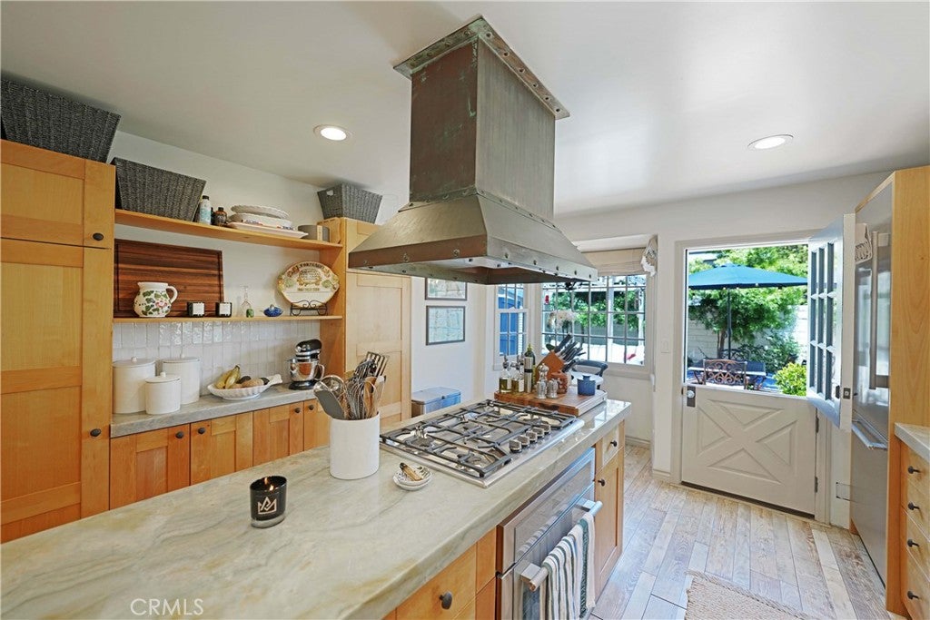 16742 Bayview