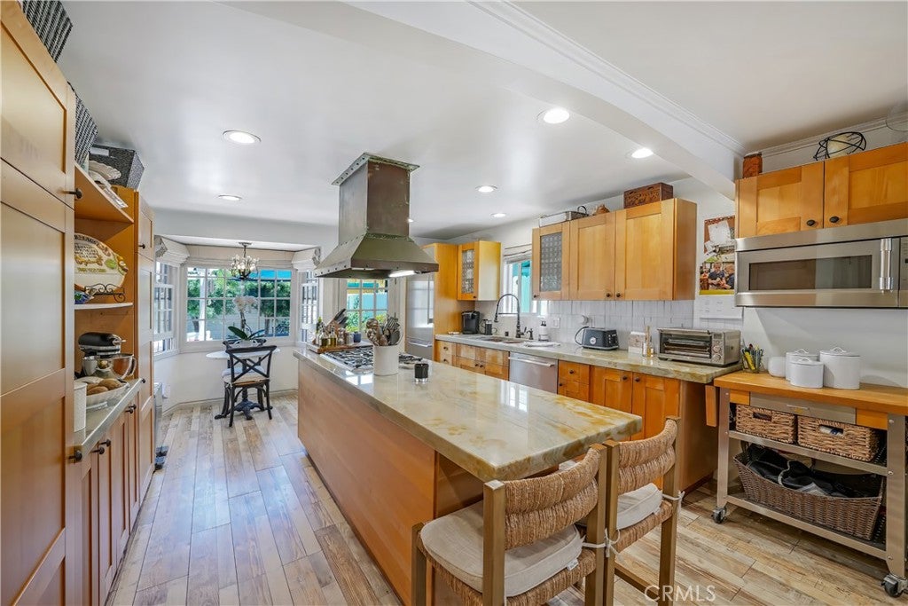 16742 Bayview