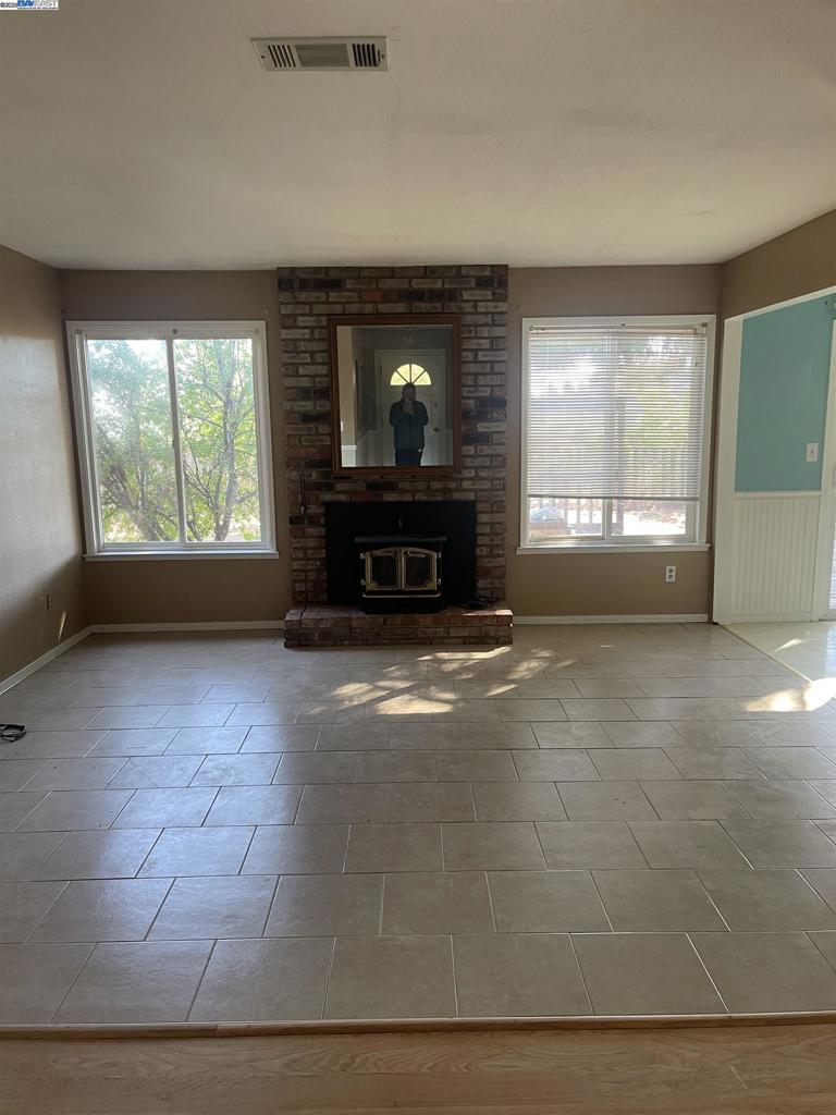2211 Mount Whitney Dr