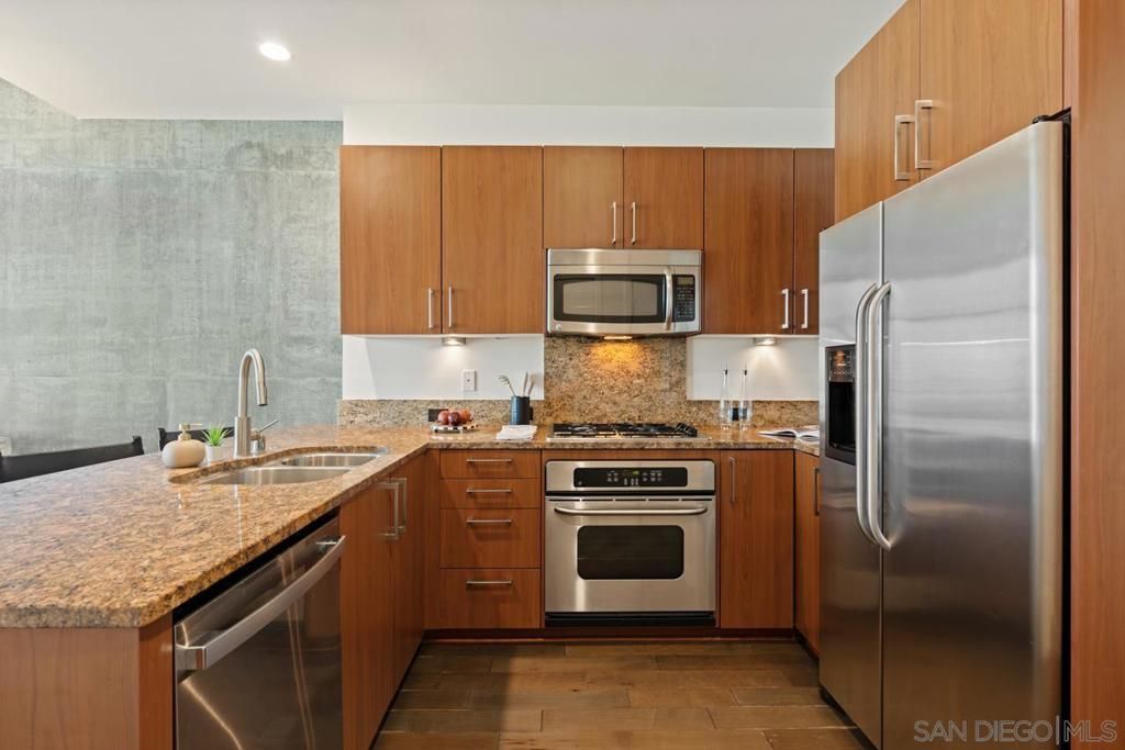 Photo of 800 The Mark Ln #2103, San Diego, CA 92101 (MLS # 250041630SD)
