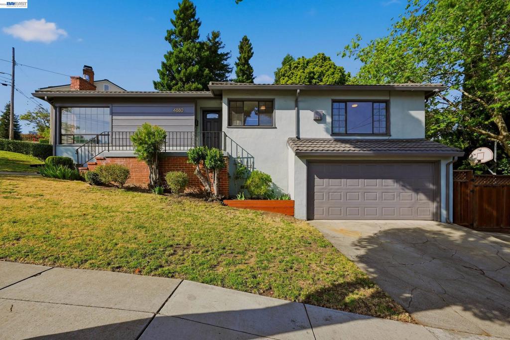 4880 Mancini Dr