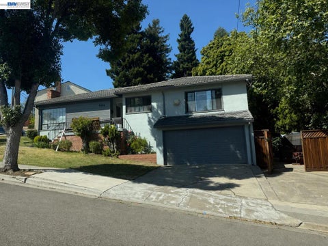 Photo of 4880 Mancini Dr Dr, Castro Valley, CA 94546 (MLS # 41136373)