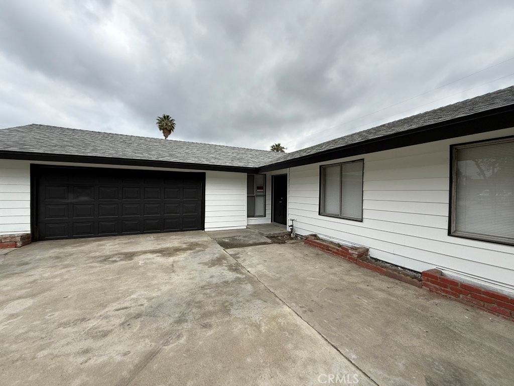 828 Ellen Street