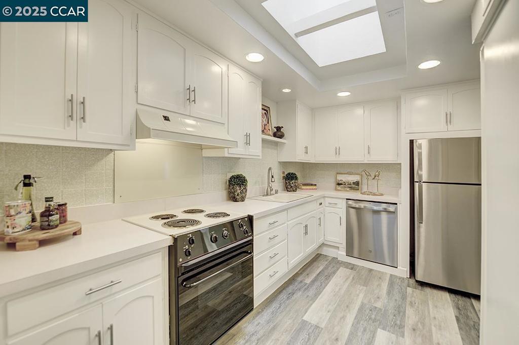 ROSSMOOR - Residential