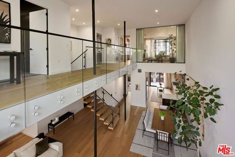 Photo of 702 N Doheny Drive #TH5, West Hollywood, CA 90069 (MLS # 26739049)