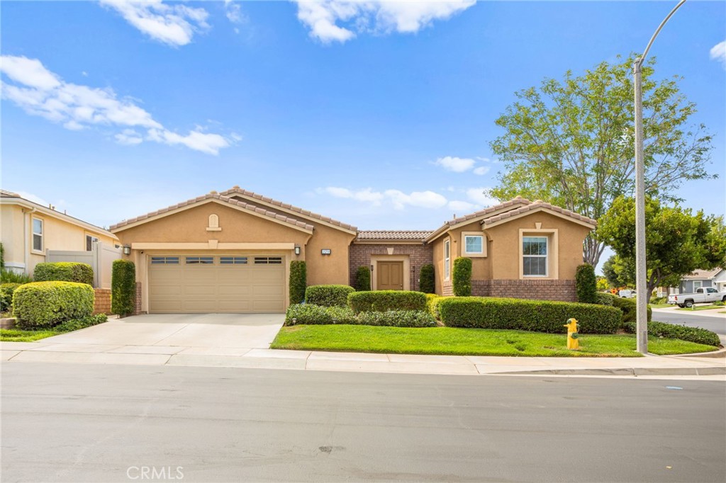 Welcome to this turnkey 4 bedroom, 3 bathroom home. 3 full bedrooms and a separate casita. Home was recently fully interior painted and new vinyl flooring throughout. Separate living room and family room. House has a courtyard to have outside gathering and still enclosed. Home is meticulously well maintained. This is the perfect home for someone who wants luxury in the Four season community. Take advantage of the community benefits and enjoy your personal luxury.