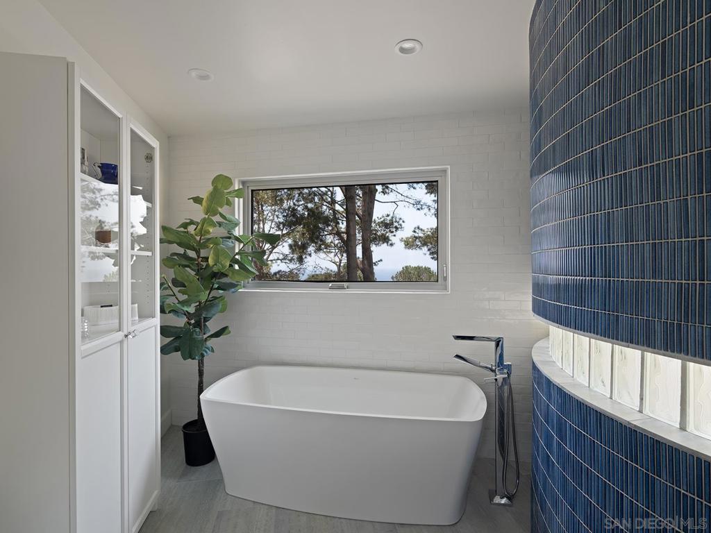 Del Mar - Residential