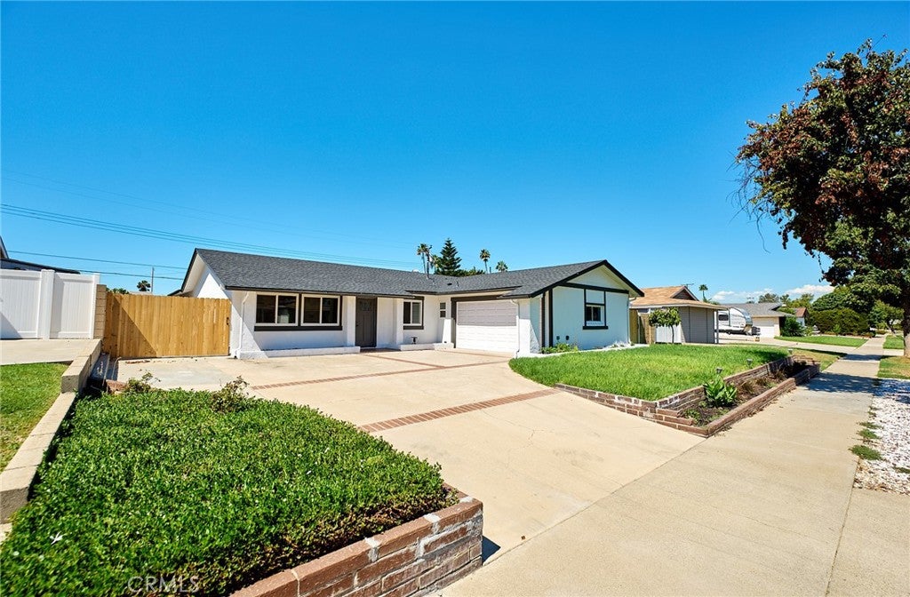 4138 N Santa Lucia