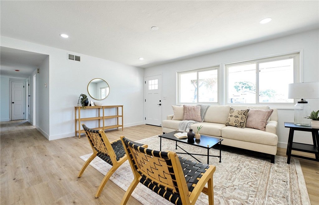 4138 N Santa Lucia