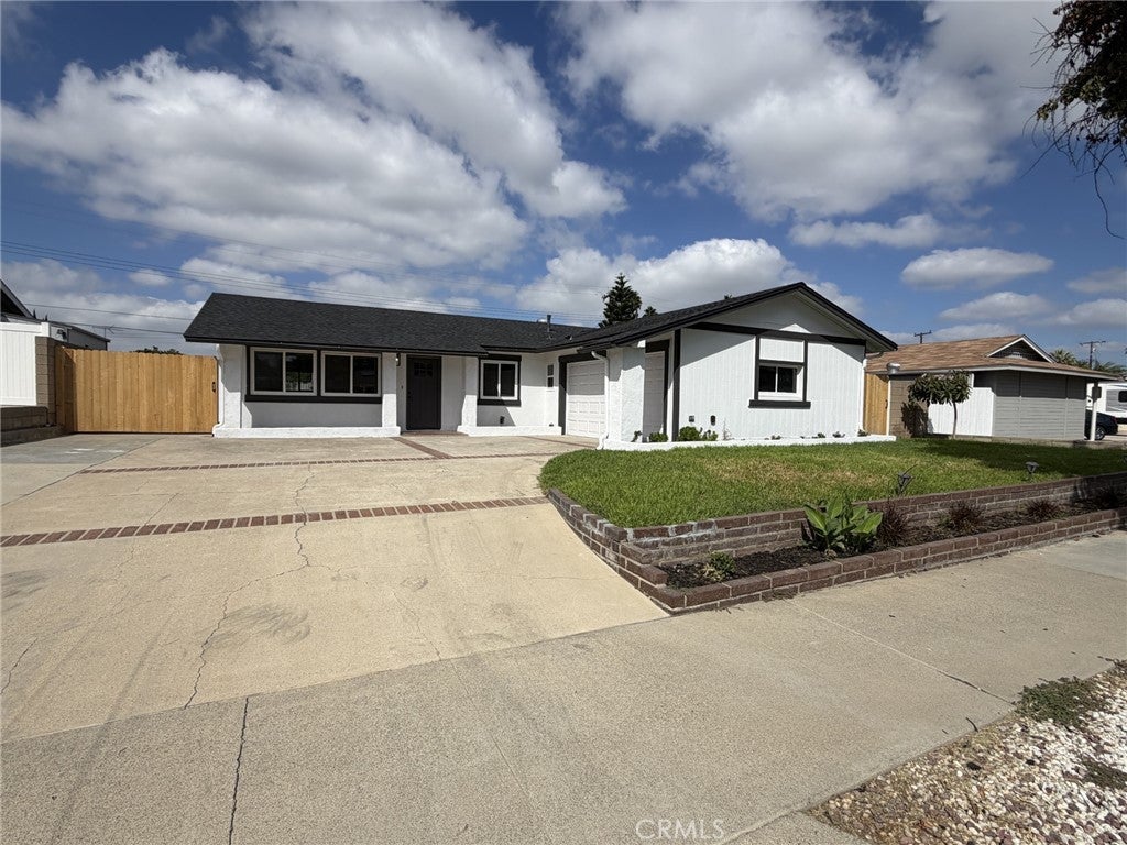 4138 N Santa Lucia