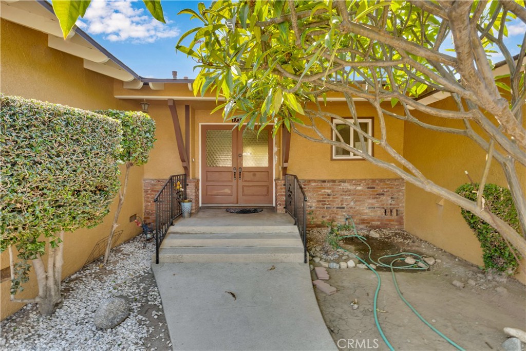 1137 N Pasadena Avenue