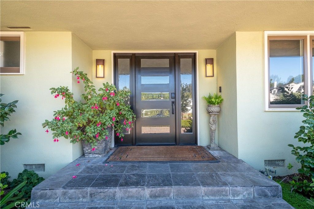 Photo of 16314 Meadowridge Road, Encino, CA 91436 (MLS # SR25239381)