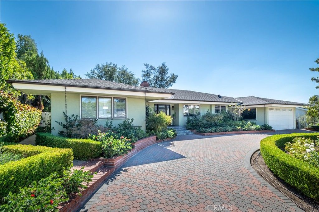 Photo of 16314 Meadowridge Road, Encino, CA 91436 (MLS # SR25239381)
