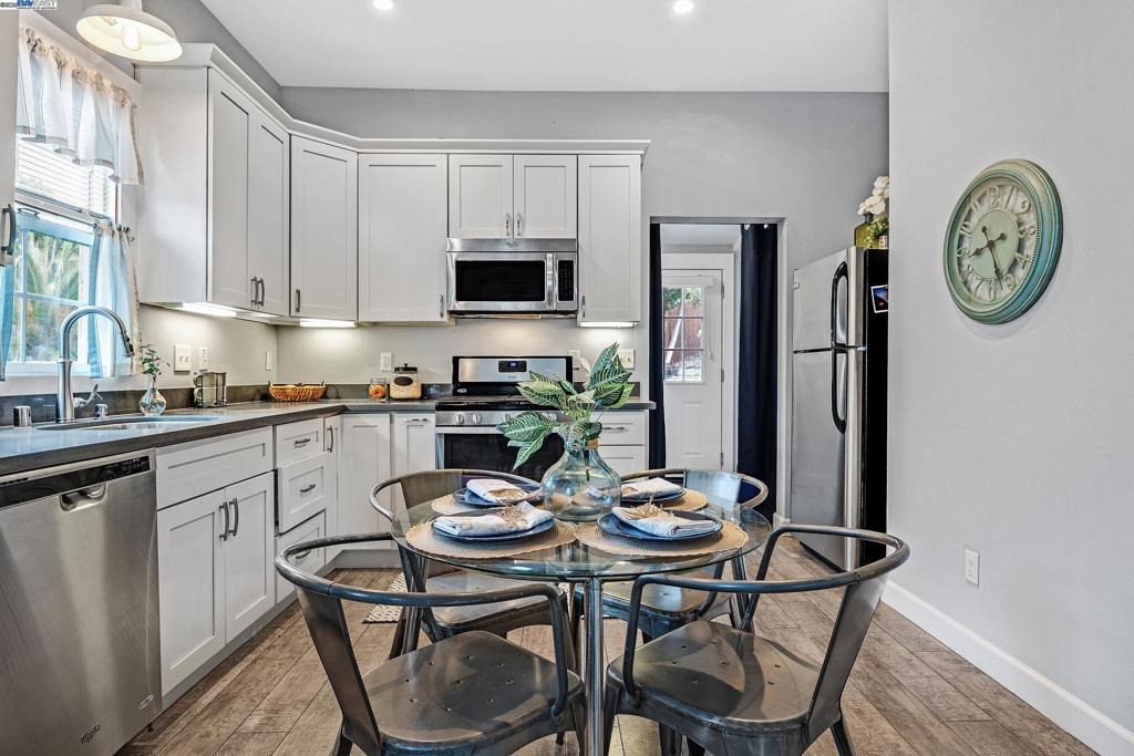 POINT RICHMOND - Residential
